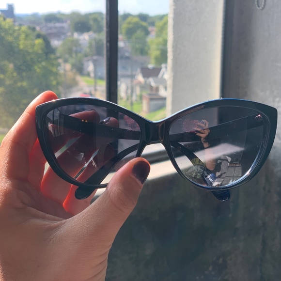 Navy Blue Alexander McQueen Sunglasses - Picture 4 of 4